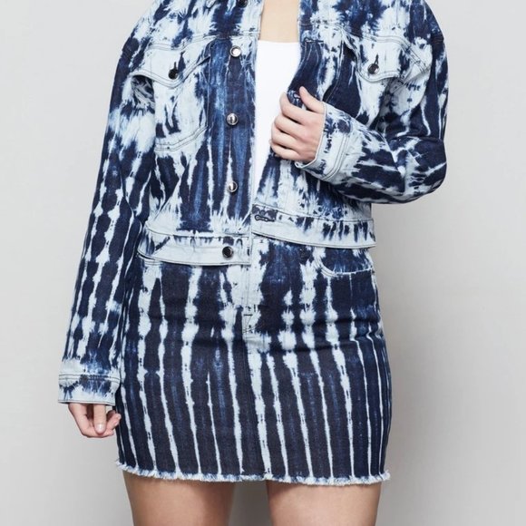 Good American Tie Dye Mini Skirt - Picture 4 of 4